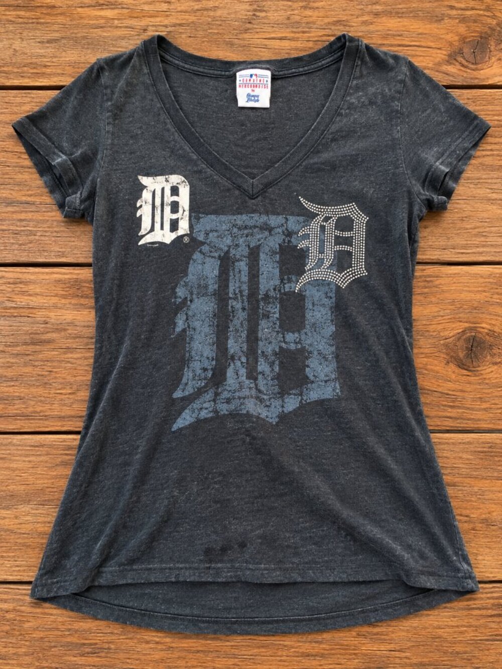 Detroit Tigers Women's Distressed Rhinestone V-Neck T-Shirt Gray MLB